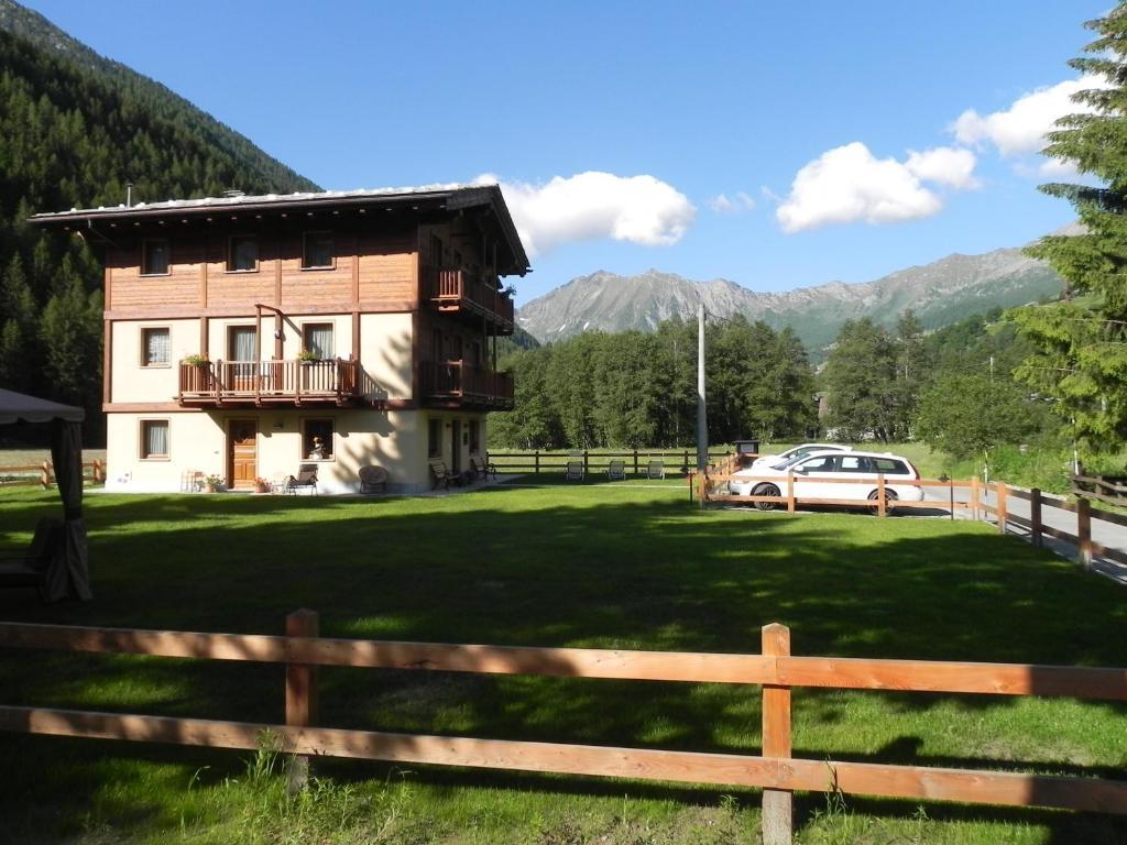 Villa Americana Chambres d'Hotes Champoluc Exterior foto