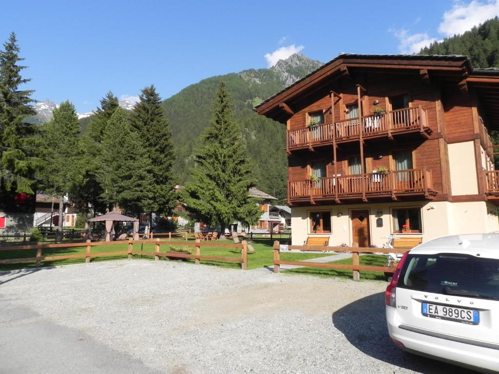 Villa Americana Chambres d'Hotes Champoluc Exterior foto