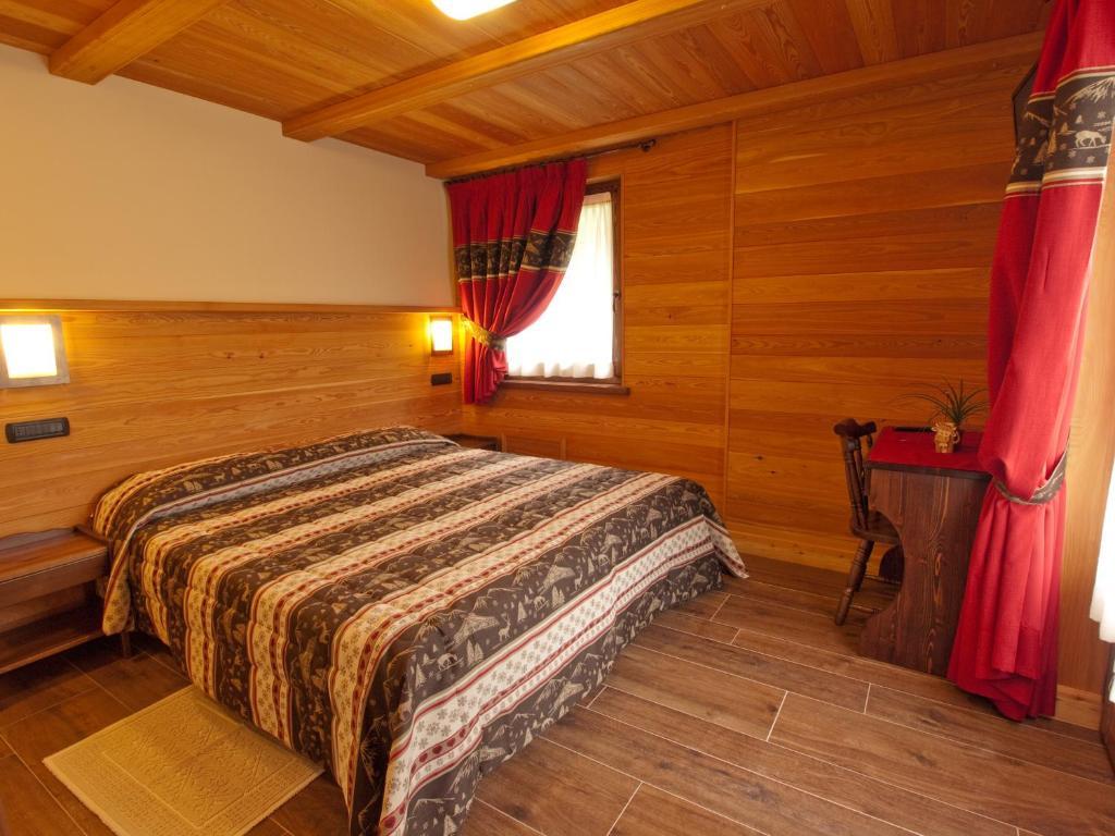 Villa Americana Chambres d'Hotes Champoluc Habitación foto