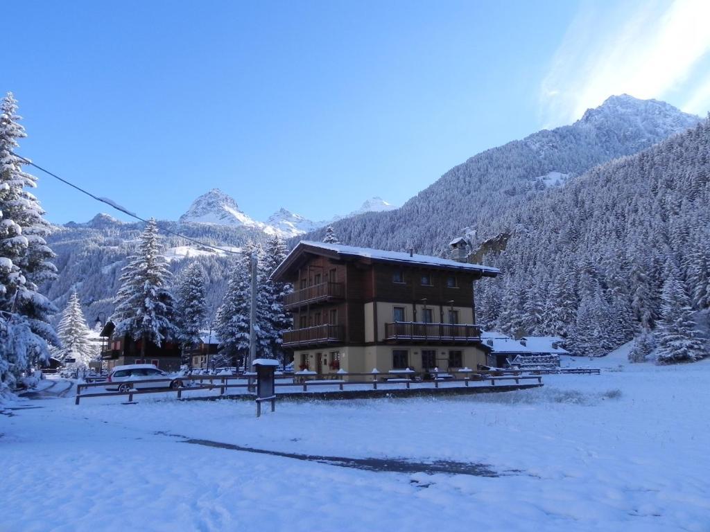Villa Americana Chambres d'Hotes Champoluc Exterior foto