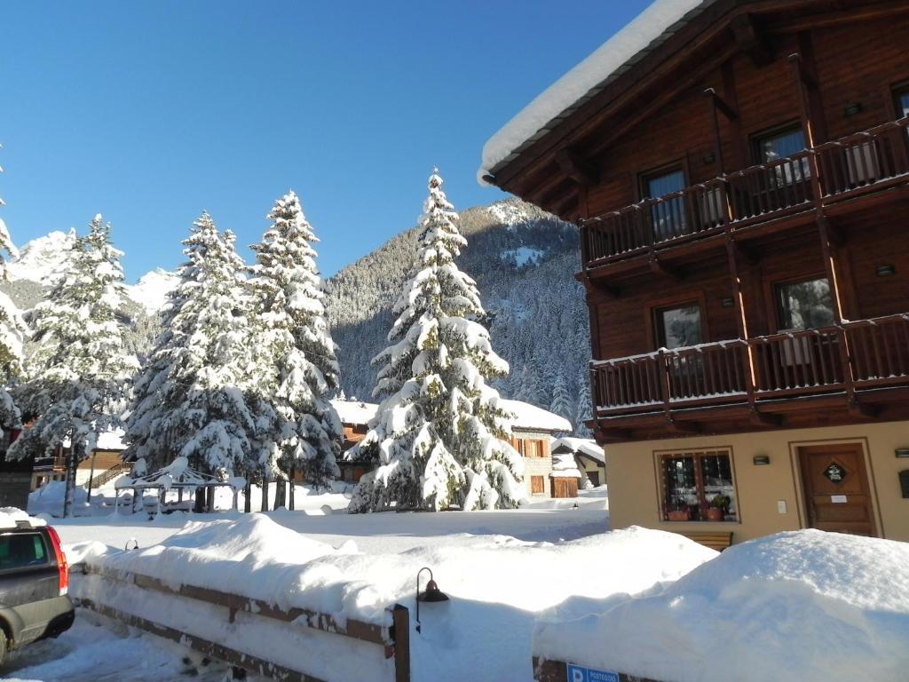 Villa Americana Chambres d'Hotes Champoluc Exterior foto